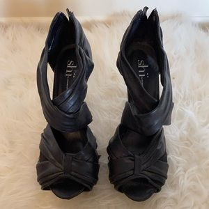 Black Shi Heel size 6.5